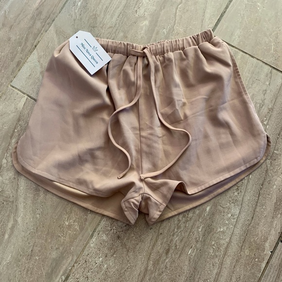 High waist woven shorts - Picture 1 of 2